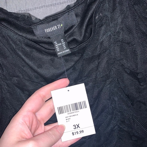 Plus size crop ruched top - Picture 5 of 5